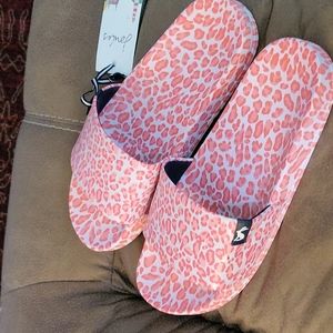 🌸Pink/orange leopard print slides🌸